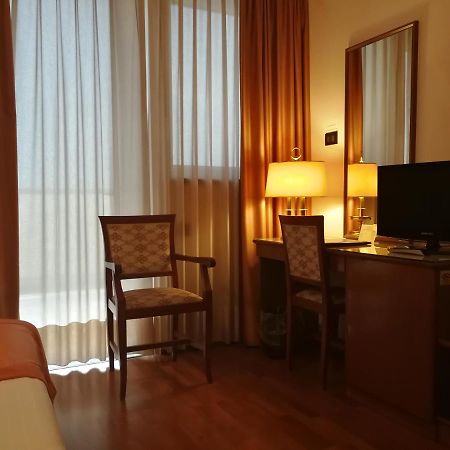 Hotel Marconi Ponte San Nicolo Esterno foto