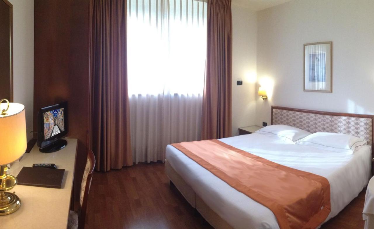 Hotel Marconi Ponte San Nicolo Esterno foto