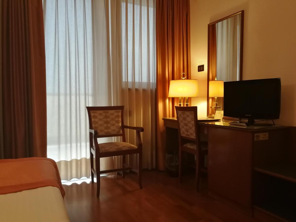 Hotel Marconi Ponte San Nicolo Esterno foto